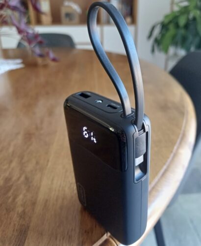INIU Power Bank 10000mAh con Supporto Integrato | Garanzia 2 Anni photo review
