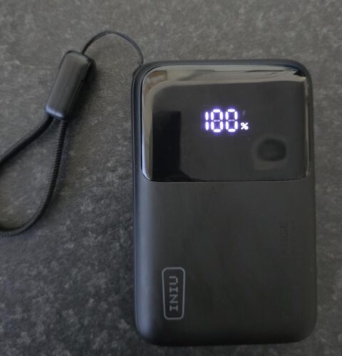 INIU Power Bank 10000mAh con Supporto Integrato | Garanzia 2 Anni photo review