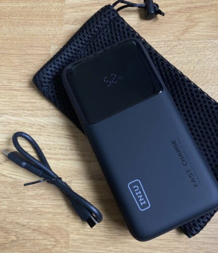 INIU Power Bank 10000mAh con Supporto Integrato | Garanzia 2 Anni photo review