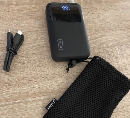 INIU Power Bank 10000mAh con Supporto Integrato | Garanzia 2 Anni photo review