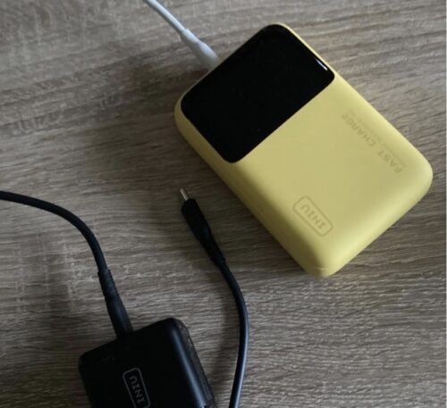 INIU Power Bank 10000mAh con Supporto Integrato | Garanzia 2 Anni photo review