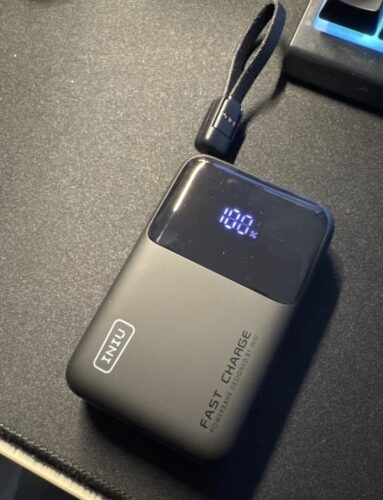 INIU Power Bank 10000mAh con Supporto Integrato | Garanzia 2 Anni photo review