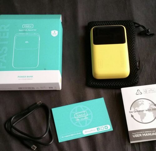 INIU Power Bank 10000mAh con Supporto Integrato | Garanzia 2 Anni photo review