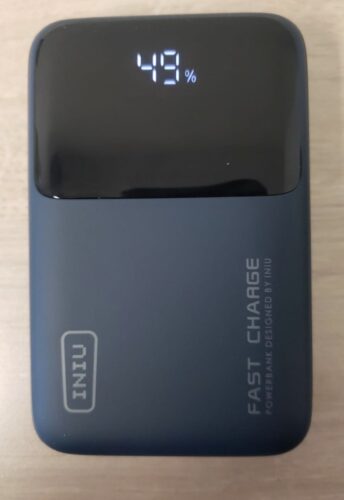 INIU Power Bank 10000mAh con Supporto Integrato | Garanzia 2 Anni photo review
