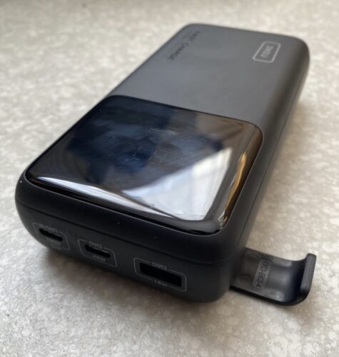 INIU Power Bank 10000mAh con Supporto Integrato | Garanzia 2 Anni photo review