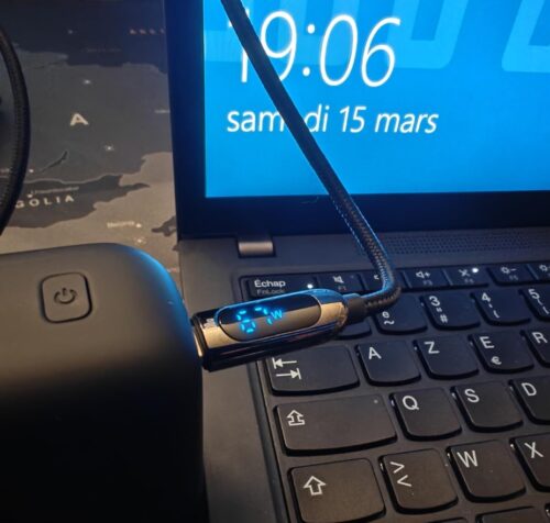 INIU Power Bank 10000mAh con Supporto Integrato | Garanzia 2 Anni photo review