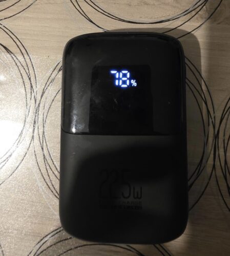 INIU Power Bank 10000mAh con Supporto Integrato | Garanzia 2 Anni photo review