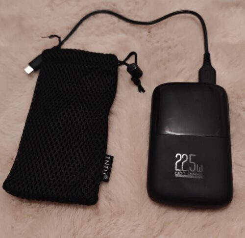 INIU Power Bank 10000mAh con Supporto Integrato | Garanzia 2 Anni photo review